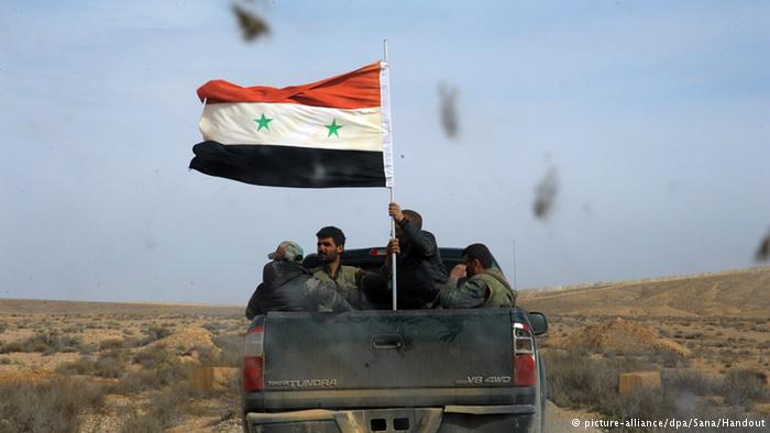 Syrian army `retakes` al-Qaraytain near Palmyra from IS